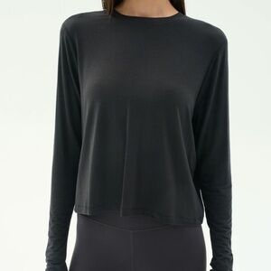 The Djuna Long Sleeve in graphite